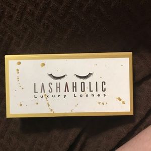 Lashaholic lashes